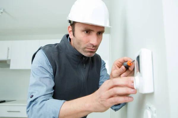 How Heating and Cooling Contractors in Vancouver WA Keep Homes Comfortable