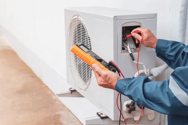 How AC Repair Des Moines Professionals Keep Your Home Comfortable