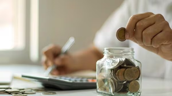 Direct vs Regular Mutual Funds: Which Should You Choose?